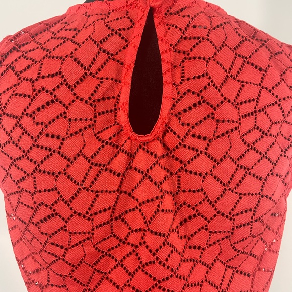 Bebe Red Crop Top Lace, sleeveless with Key hole abs, Size Large - Picture 6 of 11